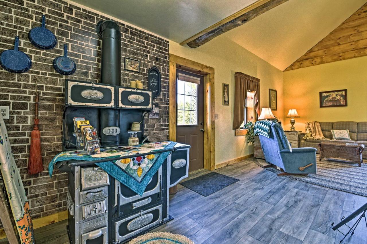 Honey House Cabin - A Quiet Countryside Retreat! Nappanee Экстерьер фото