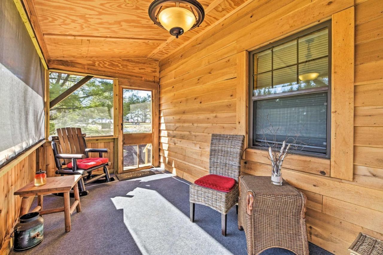 Honey House Cabin - A Quiet Countryside Retreat! Nappanee Экстерьер фото